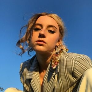 Meet your Posher, Faith